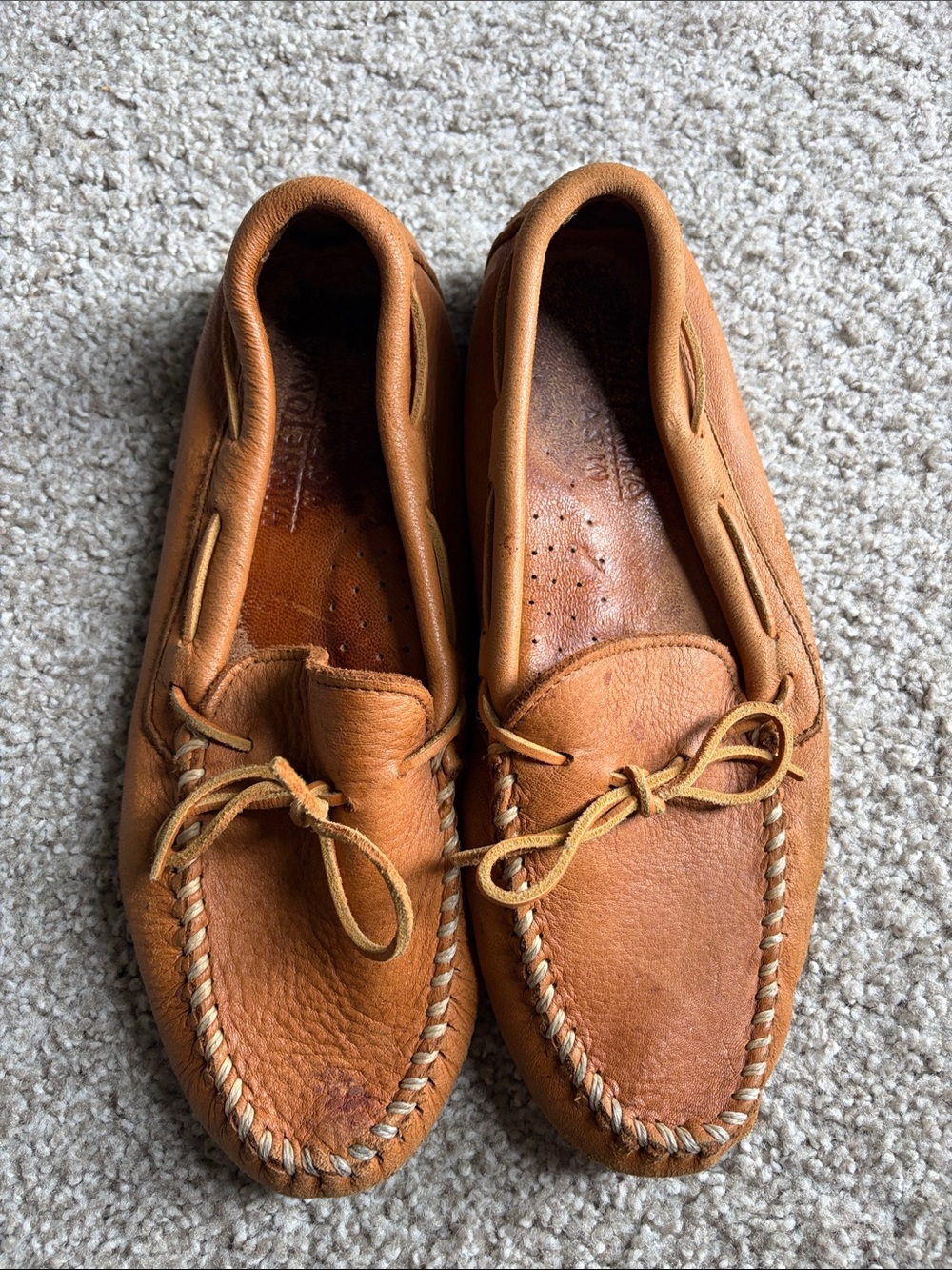 Minnetonka Men's Tan Leather Moccasin Loafers